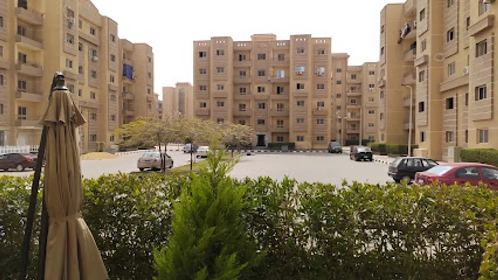 Royal Valley in October Gardens by Miscellaneous في October Gardens - صورة المشروع